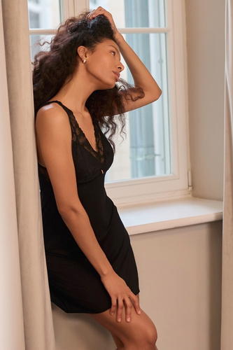 Mefemi Hanna KS01 Camicia da Notte in Viscosa con Pizzo Nera Imbottita