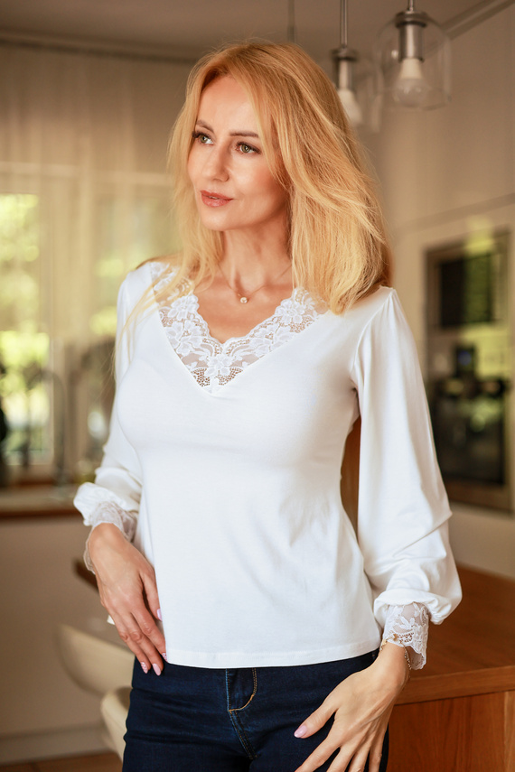 Mirale Harper Blusa Donna in Viscosa con Pizzo, Scollo a V, Maniche a Sbuffo - ecru