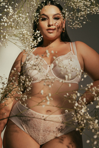 2163 AVA Powder Powder Reggiseno elegante semi-morbido con pizzo